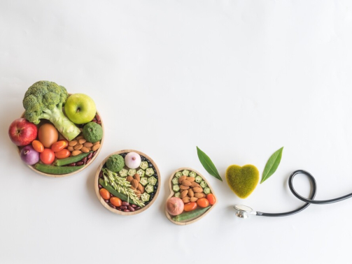 Organic,Healthy,Food,In,Wooden,Bowls,medical,Stethoscope,And,Green,Heart