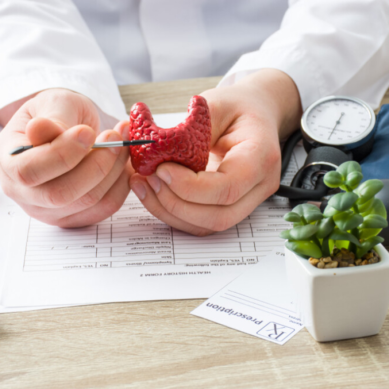 doctor explaining thyroid